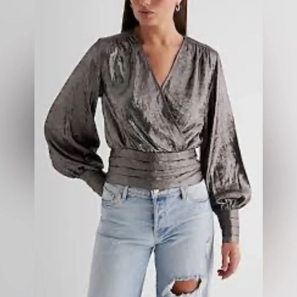 Express Metallic Balloon Sleeve Top -Small NWT T1